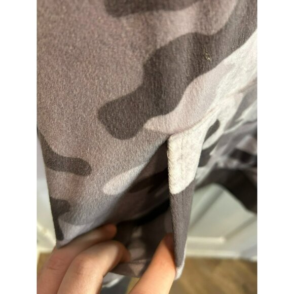 DKNY Gray And Black Camouflage Long Sleeve Hoodie Jacket Size XL Super Soft - Picture 4 of 5